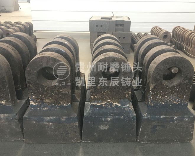耐磨錘頭是什么材質(zhì)，挑選破碎機(jī)錘頭提壽命降成本的核心武器